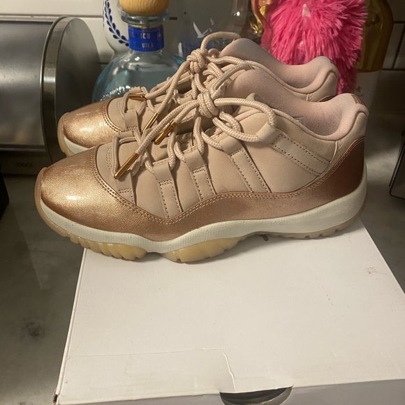 Jordan 12 women’s - Picture 5 of 7